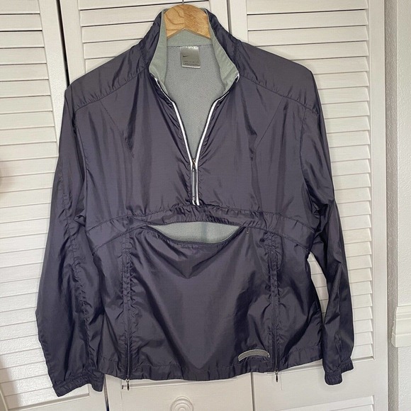 nike half zip pullover windbreaker with front pouch. Size Small - Picture 5 of 8